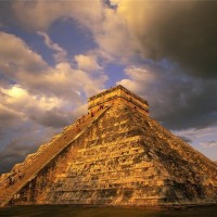 พีระมิดแห่งเมืองชีเชนอิตซาchichen-itza